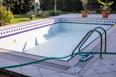 Swimming Pool Decks